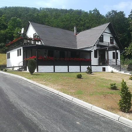 Penzion A Restauracia Hanisberg Krupina Экстерьер фото