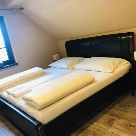 Penzion A Restauracia Hanisberg Krupina Экстерьер фото