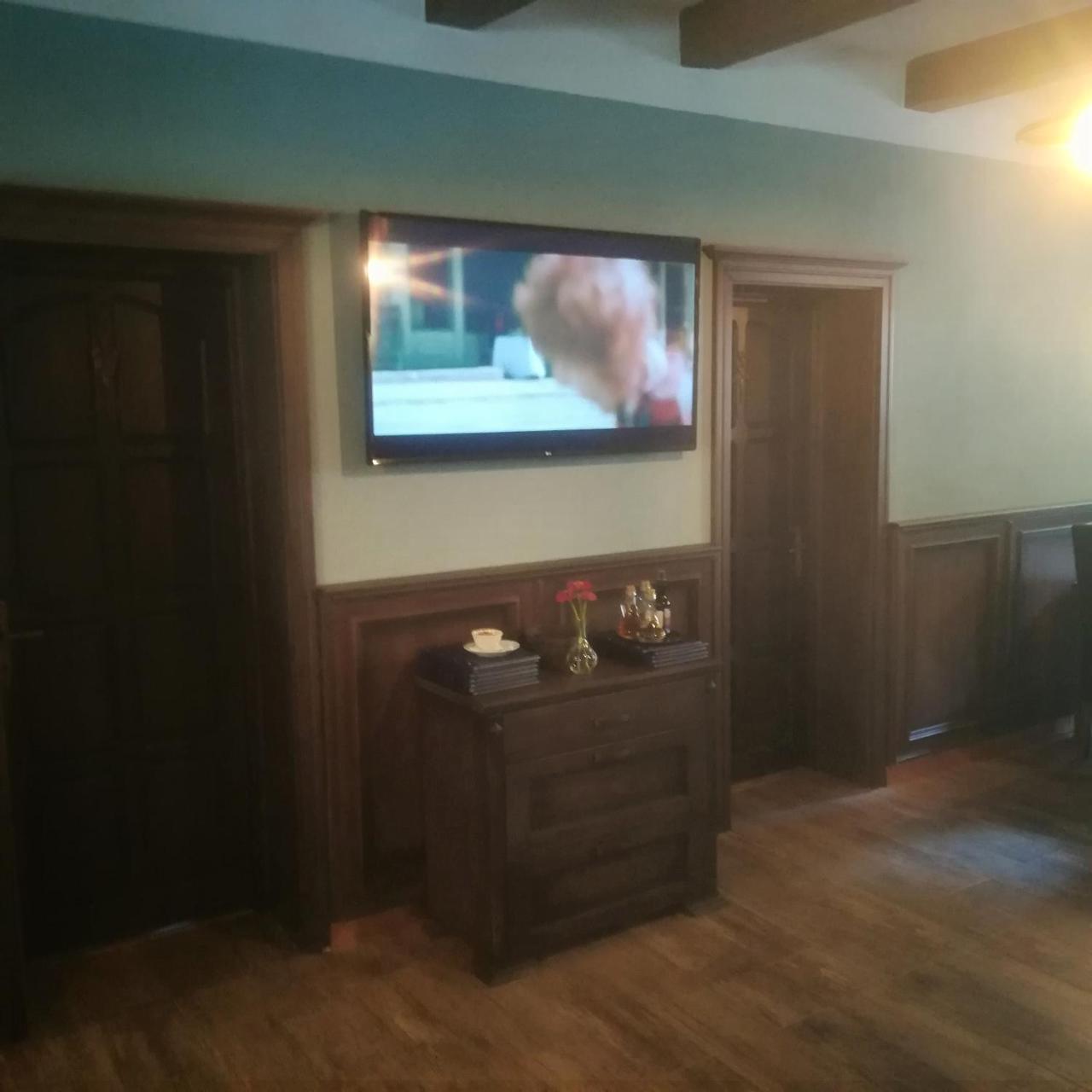 Penzion A Restauracia Hanisberg Krupina Экстерьер фото