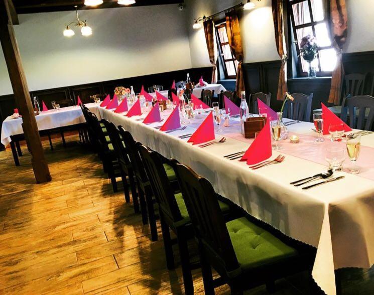 Penzion A Restauracia Hanisberg Krupina Экстерьер фото