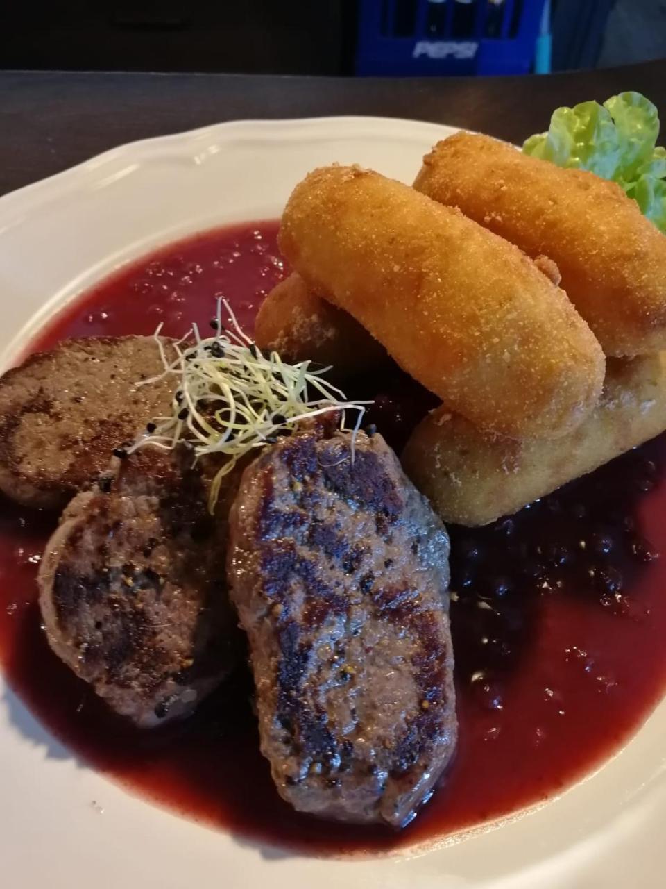 Penzion A Restauracia Hanisberg Krupina Экстерьер фото